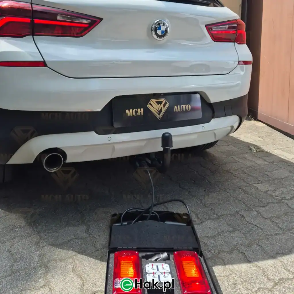 3 montaż haka holowniczego bmw x2.