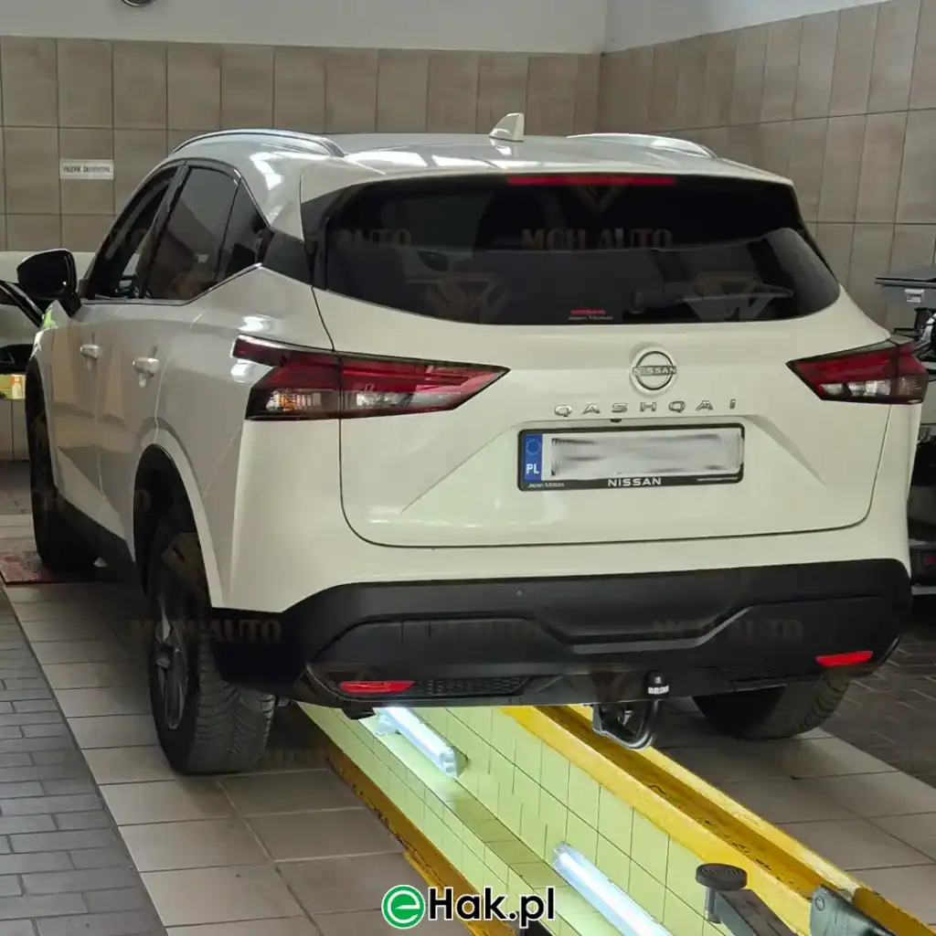 7 montaż haka holowniczego nissan quashqai 3