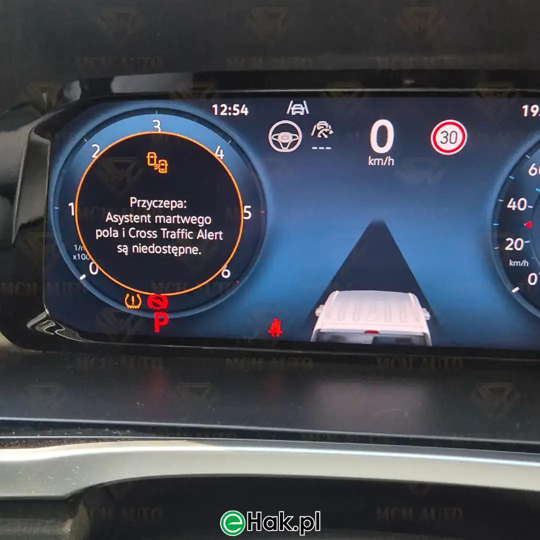 montaż haka holowniczego ford transit connect iii