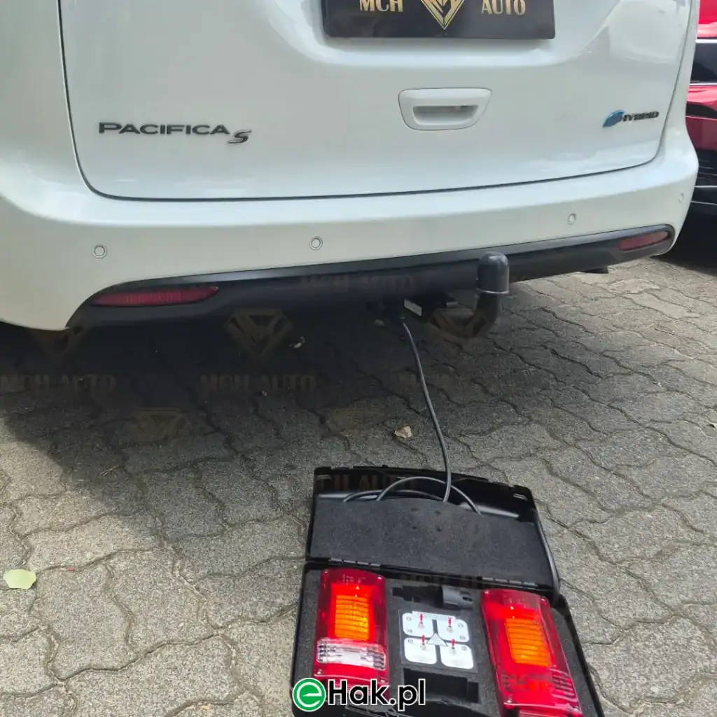 1 montaż haka holowniczego chrysler pacifica hybrid