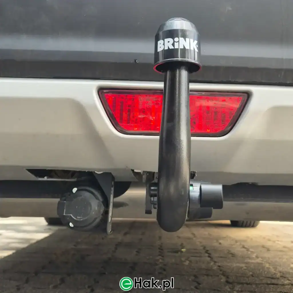 3 montaż haka holowniczego suzuki s-cross