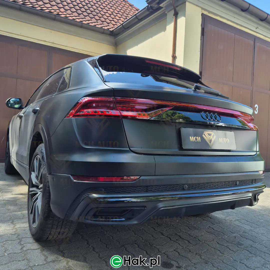 6 montaż haka holowniczego audi q8 s-line