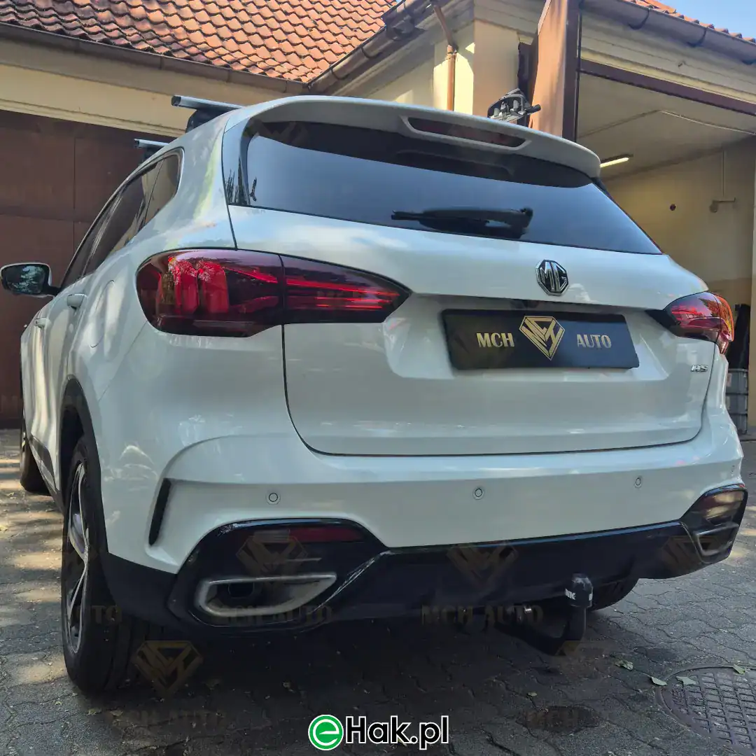 7 montaż haka holowniczego mg hs i