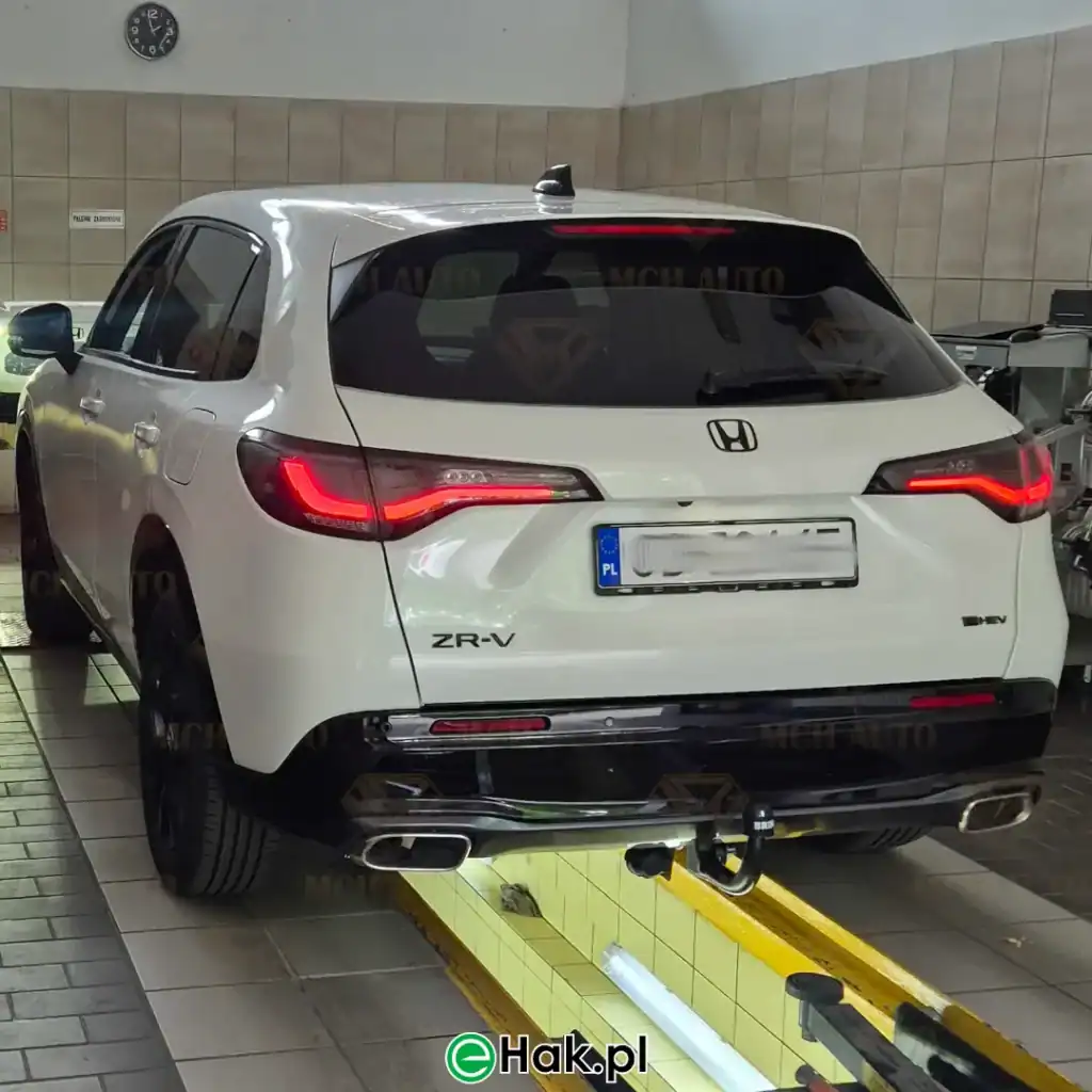 8 montaż haka holowniczego honda zrv