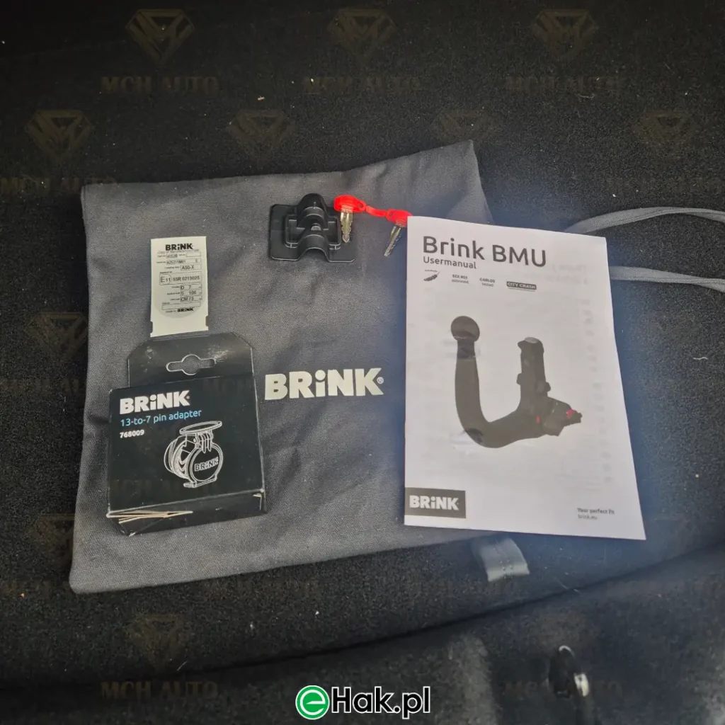 1 montaż haka holowniczego tesla model 3