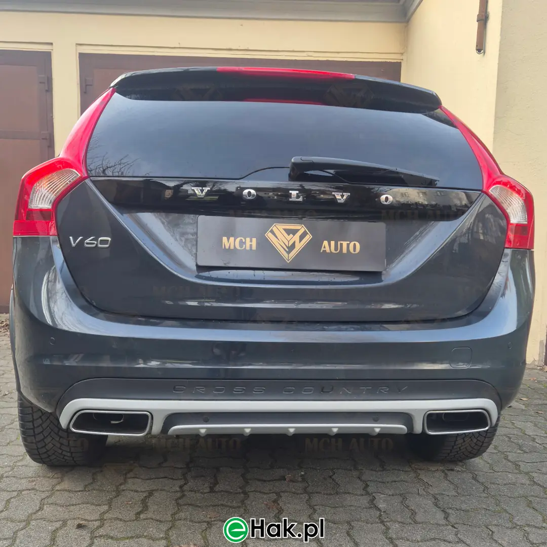 5 montaż haka holowniczego Volvo V60 I Cross Country