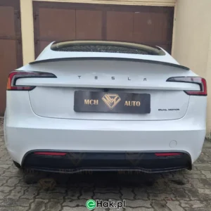 5 montaż haka holowniczego tesla model 3