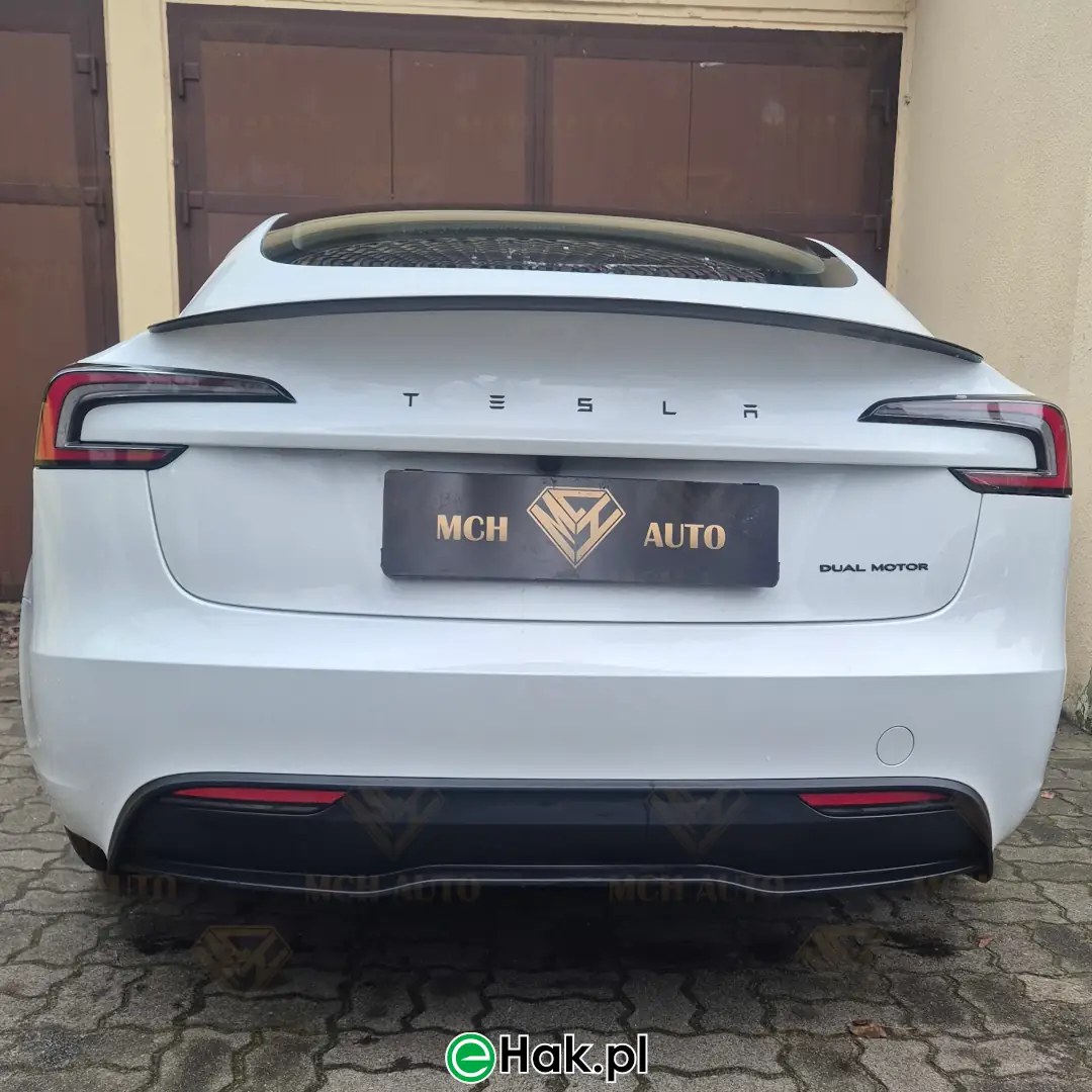 5 montaż haka holowniczego tesla model 3