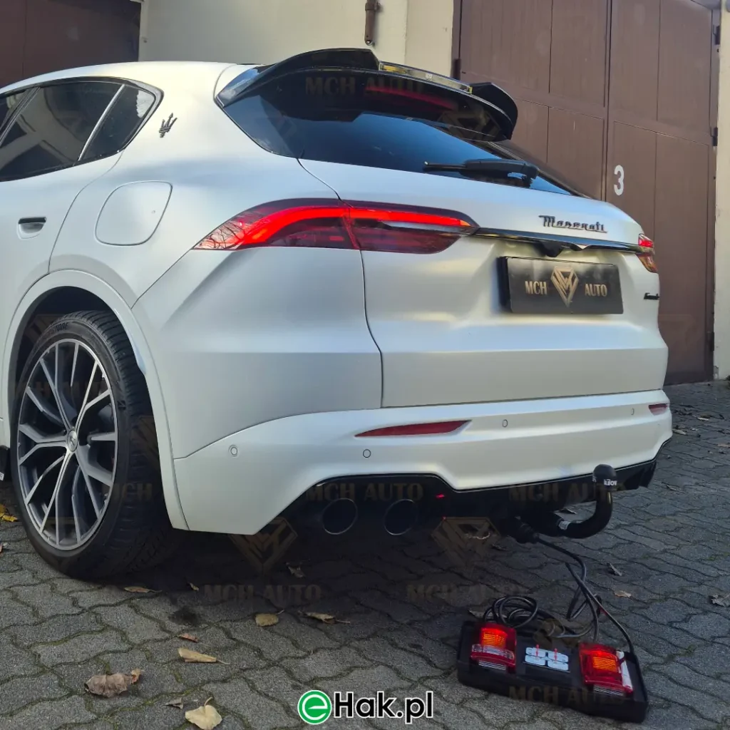 montaż haka holowniczego maserati grecale gt