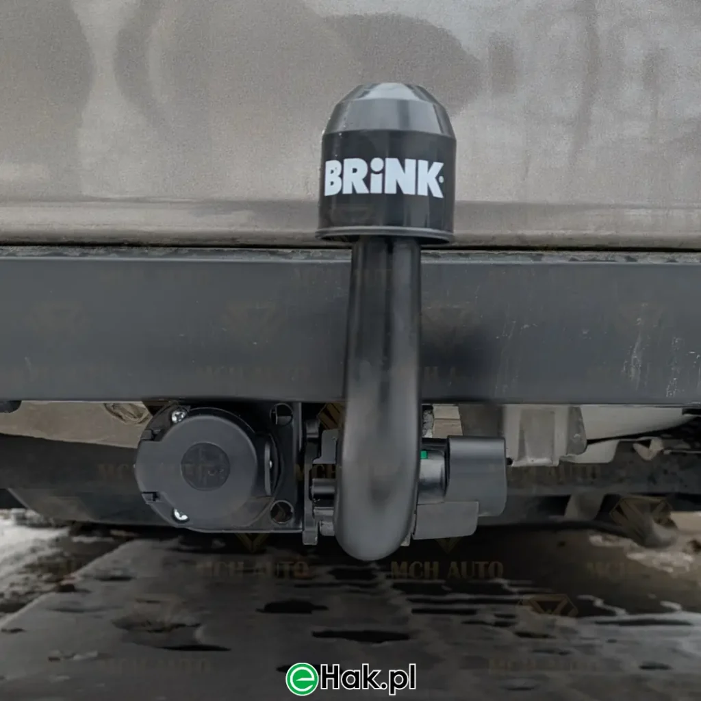 3 montaż haka holowniczego toyota yaris