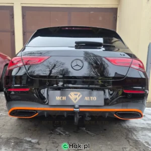4 montaż haka holowniczgo mercedes cla 118 amg line