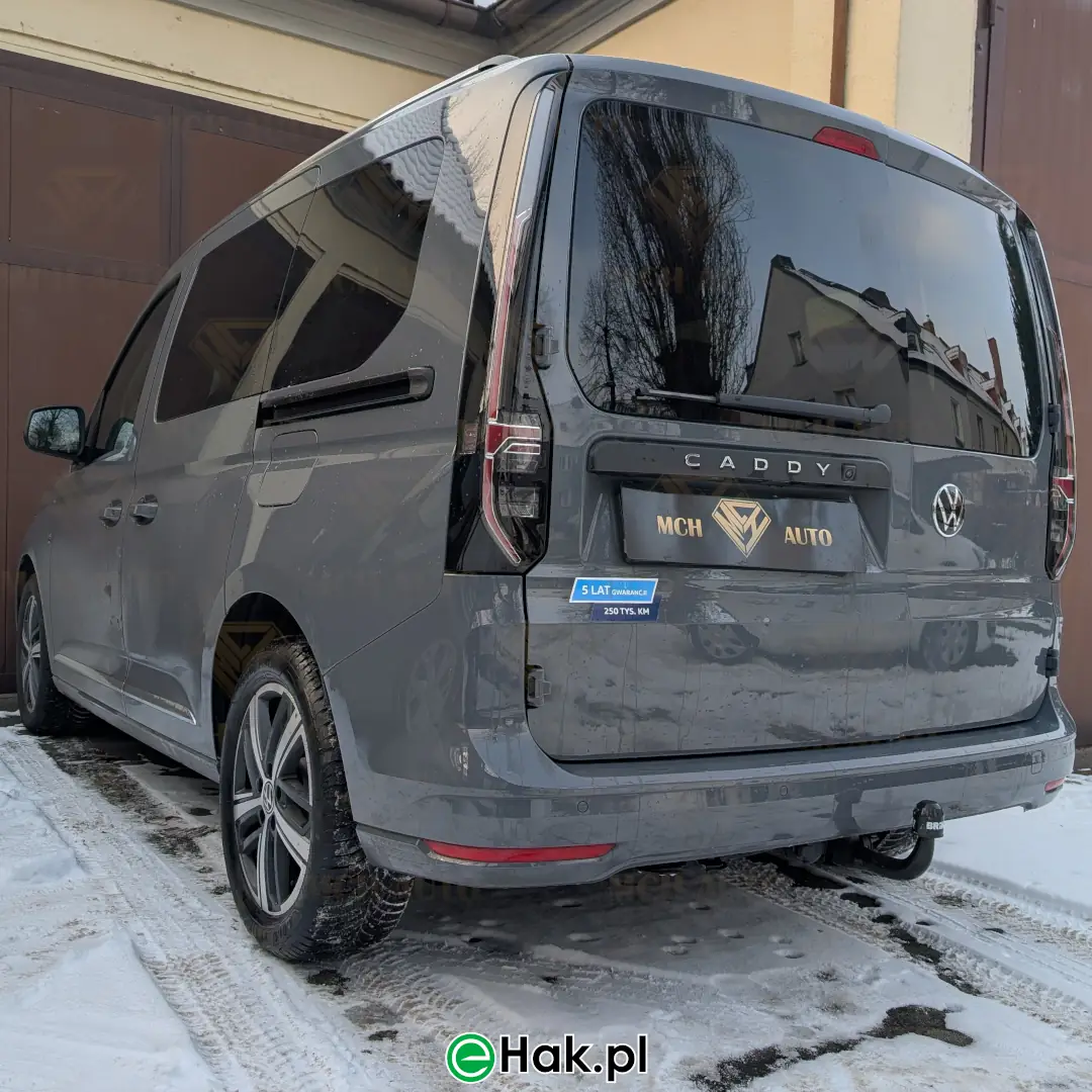 5 montaż haka holowniczego vw caddy v