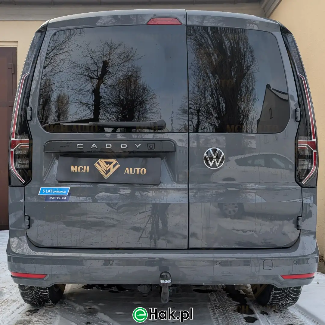 6 montaż haka holowniczego vw caddy v