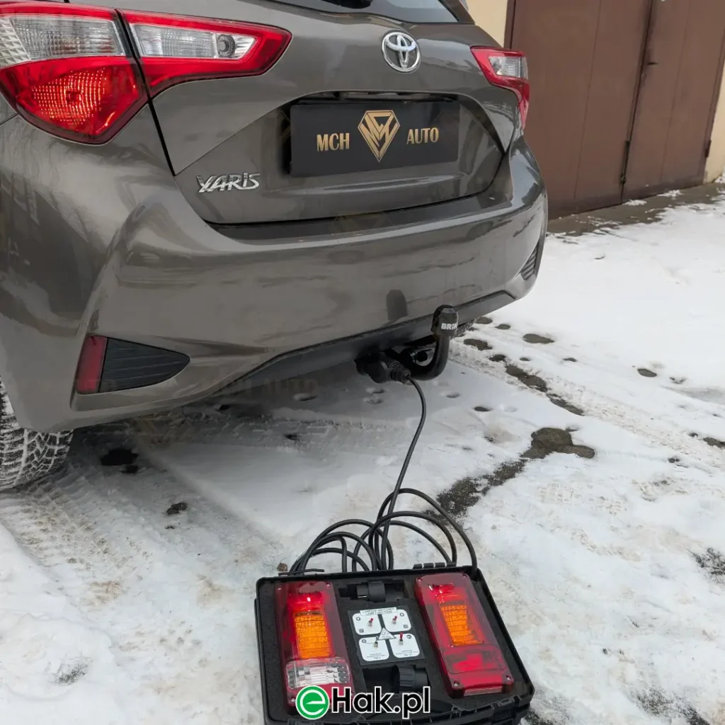 montaż haka holowniczego toyota yaris